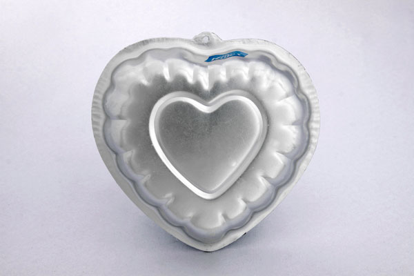 E38B  Decorated Heart Cake / Jelly Pans